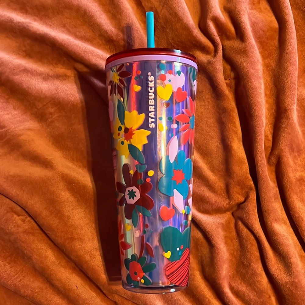 Valentine’s day 2023 Starbucks cup. Gently used. Price is up for negotiation.